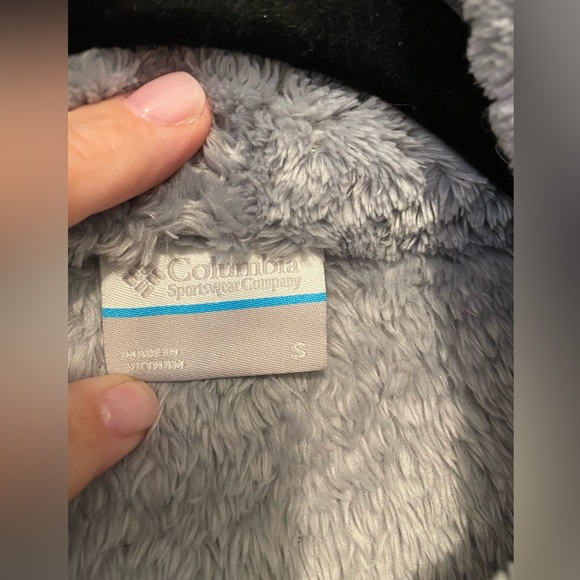 Columbia Gray Plush thick Long Sleeve with Full Zipper Size small RN69724 - Picture 2 of 11